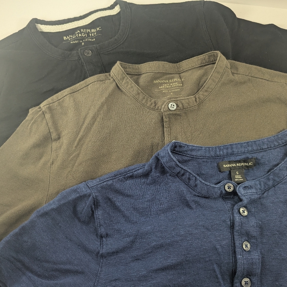 Lot Of 3 Banana Republic Men's Henley Shirt - Blue, Black, and Green